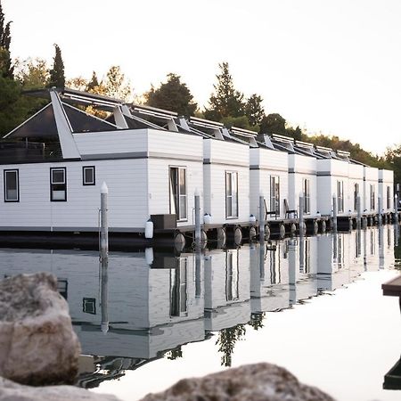 The Sea Lodges Portoroz - Bootshaus Floating Sea House Exterior foto